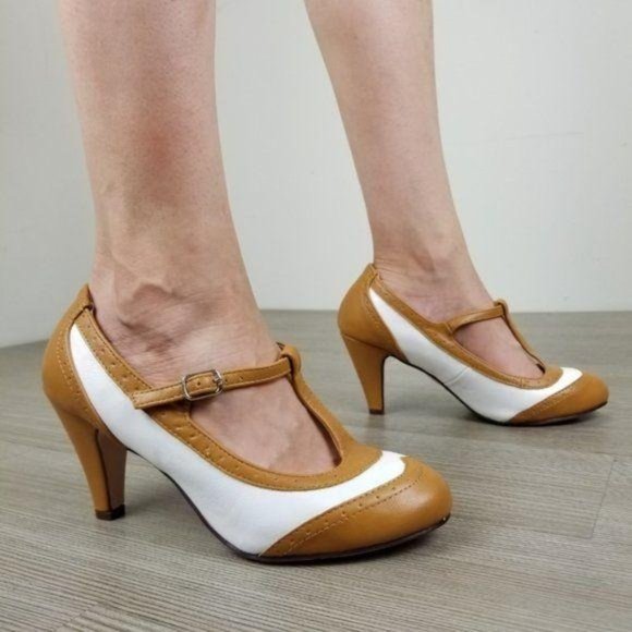 Vintage Style Rockabilly Two Tone T-Strap Pumps - Picture 7 of 7